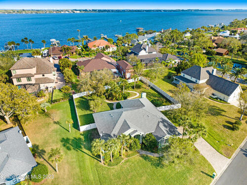 2130 River Oaks Court
