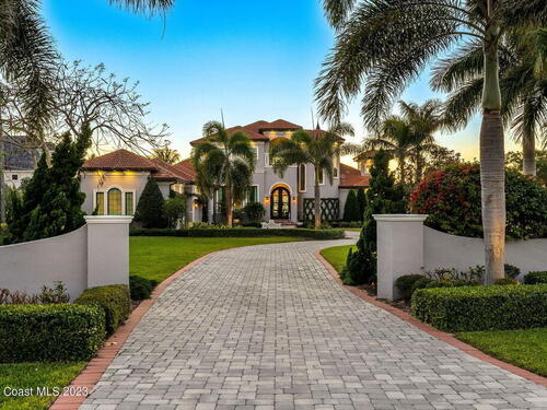 3000 N Riverside Drive