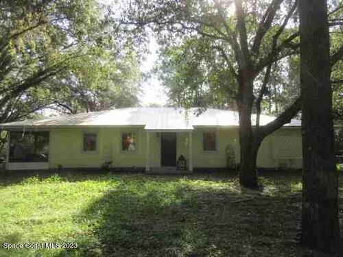 2423 Stephanie Way
